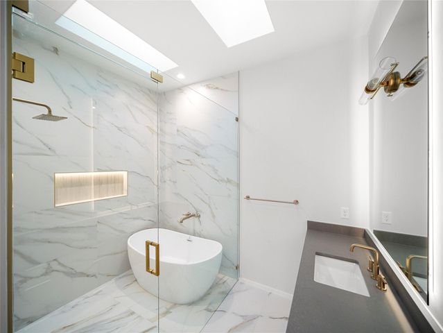 2107 Brackenridge ST B, Austin, TX 78704