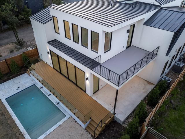 2107 Brackenridge ST B, Austin, TX 78704