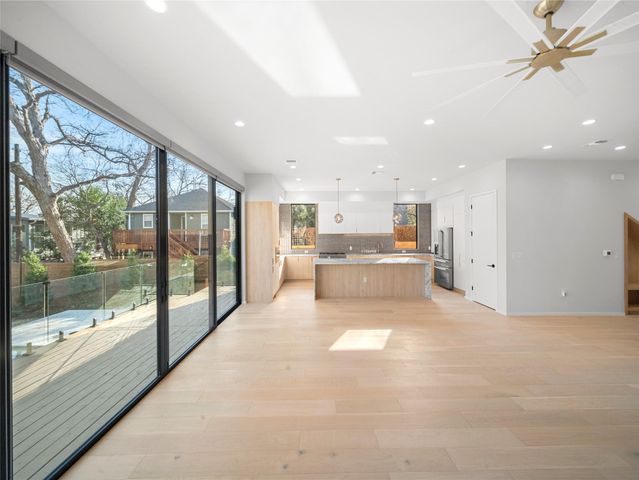 2107 Brackenridge ST B, Austin, TX 78704