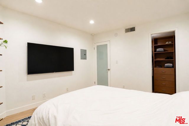 740 N Kings Road 122, West Hollywood, CA 90069