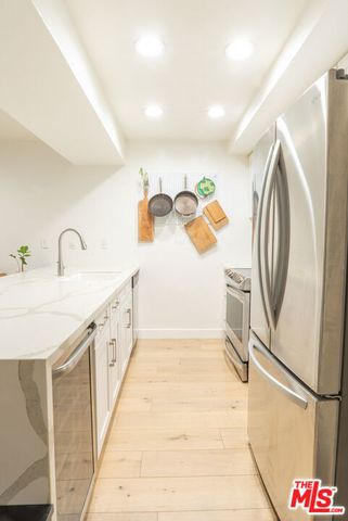740 N Kings Road 122, West Hollywood, CA 90069