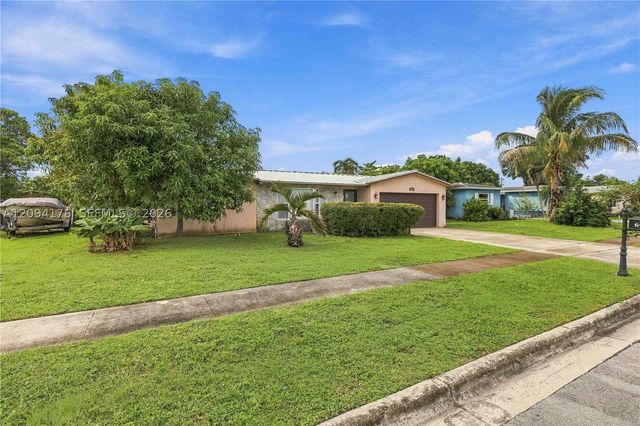 6924 NW 9th St, Margate, FL 33063