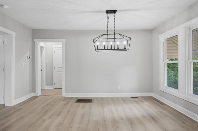 2217 N Chamberlain Avenue, Chattanooga, TN 37406