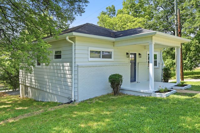 2217 N Chamberlain Avenue, Chattanooga, TN 37406