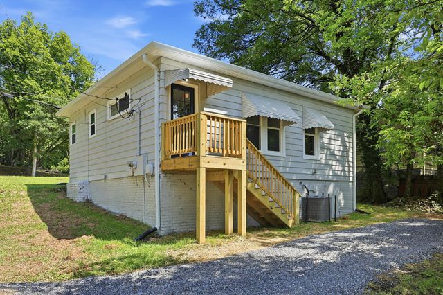 2217 N Chamberlain Avenue, Chattanooga, TN 37406