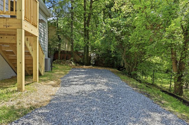 2217 N Chamberlain Avenue, Chattanooga, TN 37406