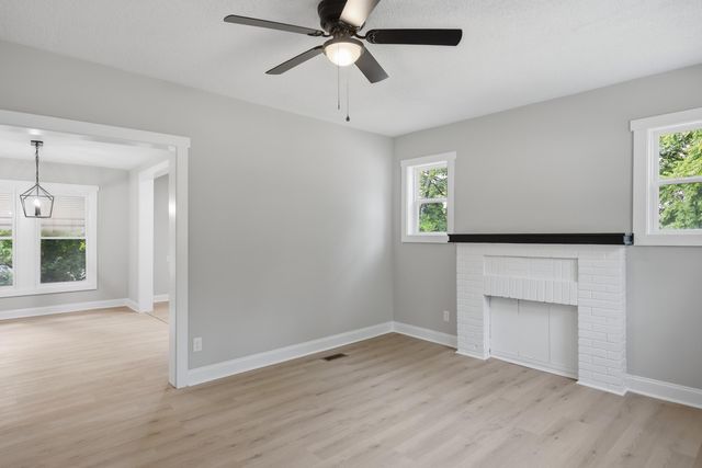 2217 N Chamberlain Avenue, Chattanooga, TN 37406