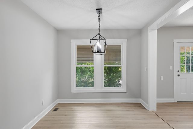 2217 N Chamberlain Avenue, Chattanooga, TN 37406