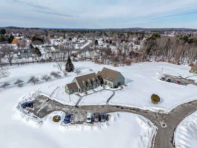 35 Montrose Drive, Stratham, NH 03885
