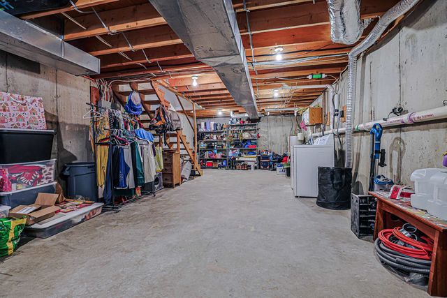 35 Montrose Drive, Stratham, NH 03885