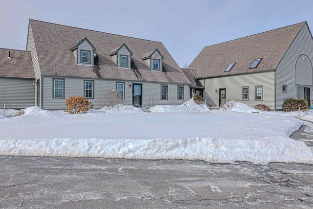 35 Montrose Drive, Stratham, NH 03885