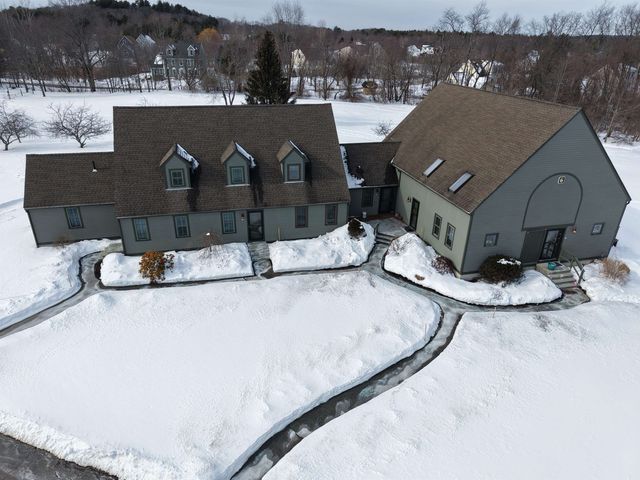 35 Montrose Drive, Stratham, NH 03885