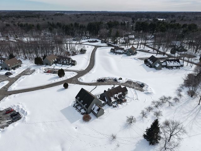 35 Montrose Drive, Stratham, NH 03885