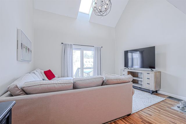 35 Montrose Drive, Stratham, NH 03885