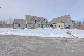 35 Montrose Drive, Stratham, NH 03885