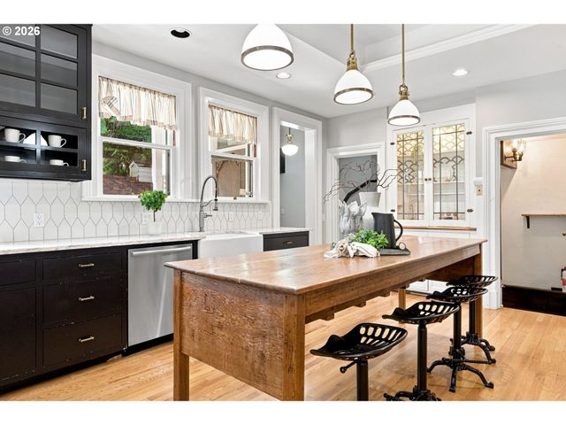 1625 Nw 29TH Ave, Portland, OR 97210