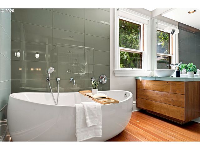 1625 Nw 29TH Ave, Portland, OR 97210