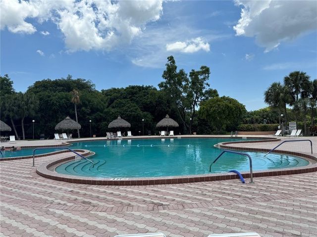 3130 Holiday Springs Boulevard 104, Margate, FL 33063
