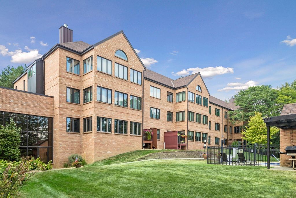 1830 Eagle Ridge Drive 2003, Mendota Heights, MN 55118 — exterior