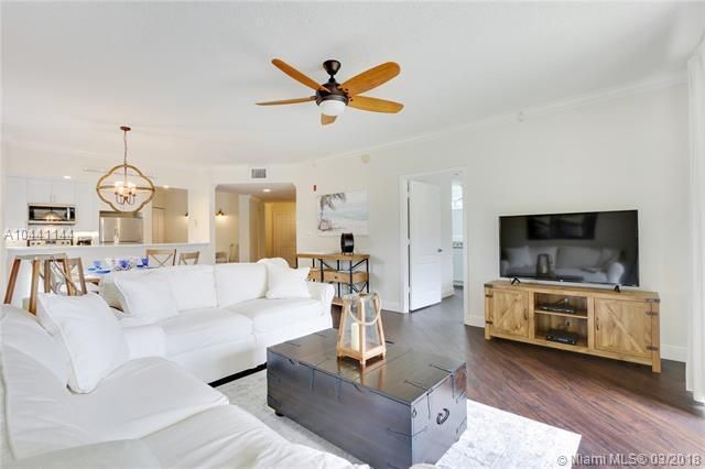 100 Uno Lago Drive 205, Juno Beach, FL 33408