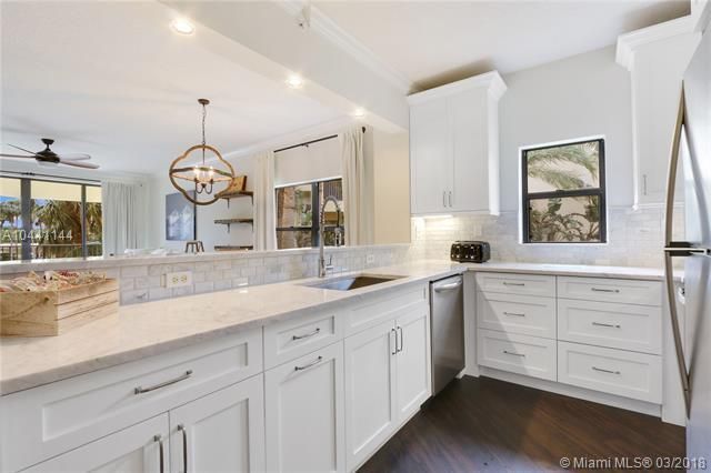 100 Uno Lago Drive 205, Juno Beach, FL 33408