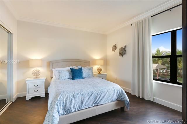 100 Uno Lago Drive 205, Juno Beach, FL 33408