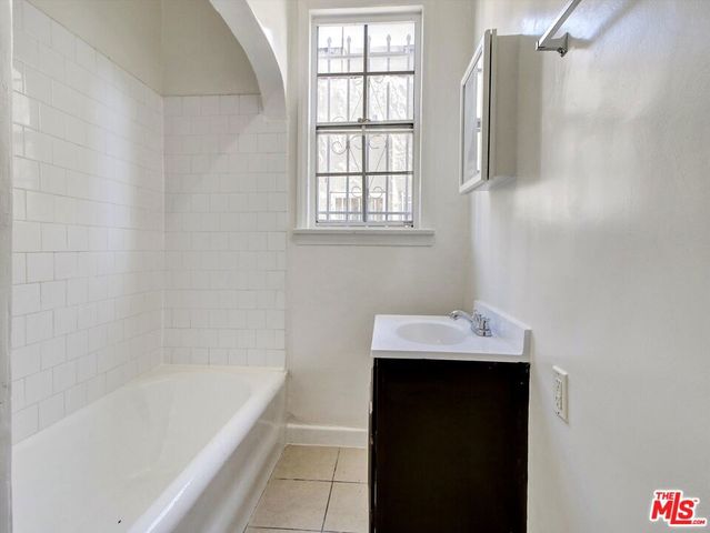 4222 Hooper Avenue, Los Angeles, CA 90011