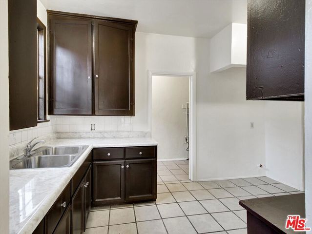 4222 Hooper Avenue, Los Angeles, CA 90011