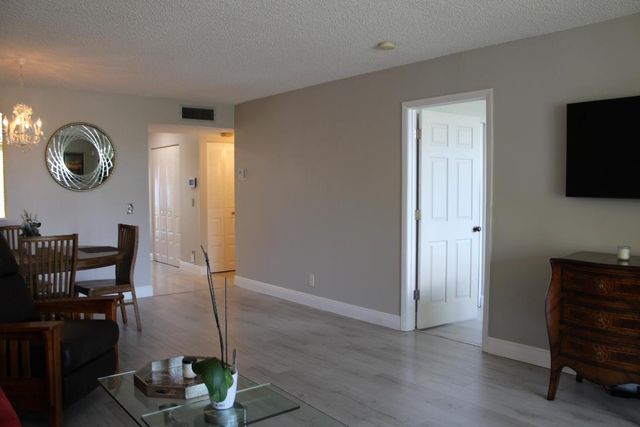 14671 Bonaire Boulevard 305, Delray Beach, FL 33446