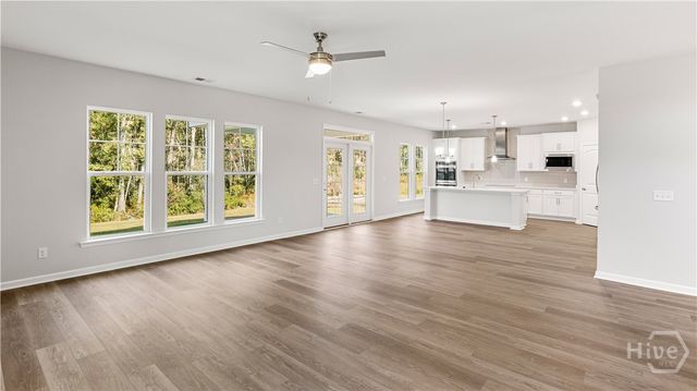 95 Glendale Circle, Richmond Hill, GA 31324