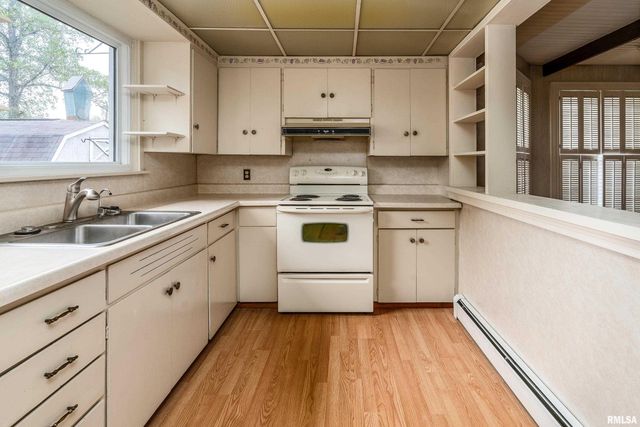 2120 LOGAN Street, Murphysboro, IL 62966