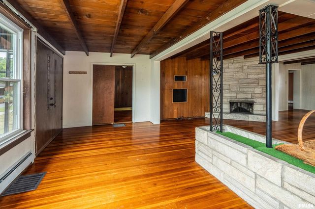 2120 LOGAN Street, Murphysboro, IL 62966