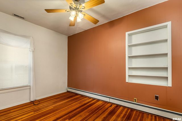 2120 LOGAN Street, Murphysboro, IL 62966