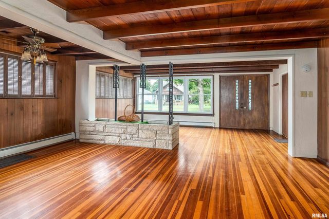 2120 LOGAN Street, Murphysboro, IL 62966