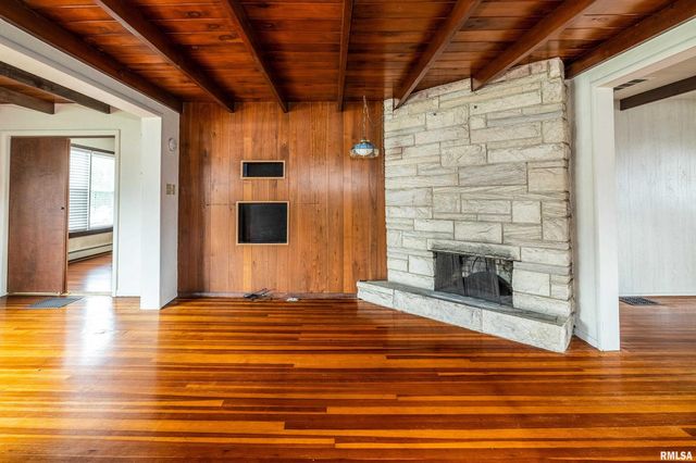 2120 LOGAN Street, Murphysboro, IL 62966