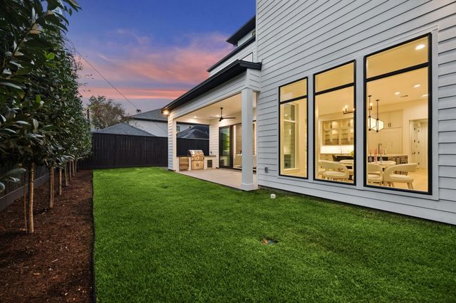 2205 North Boulevard, Houston, TX 77098