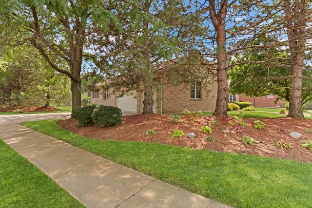 1093 Suffolk Court, Gurnee, IL 60031