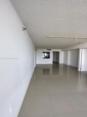 20515 E Country Club Drive 1949, Aventura, FL 33180