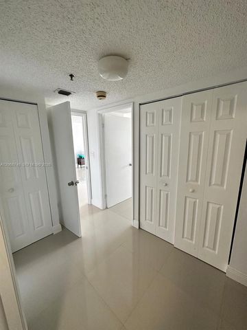 20515 E Country Club Drive 1949, Aventura, FL 33180