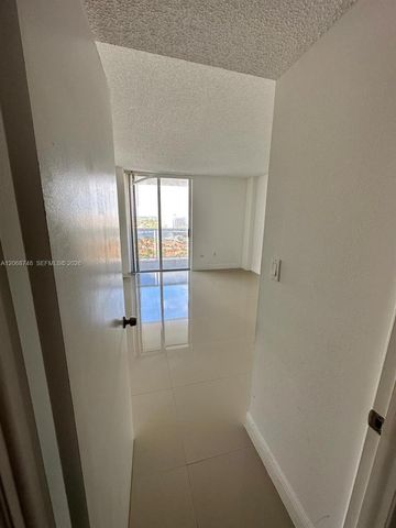 20515 E Country Club Drive 1949, Aventura, FL 33180