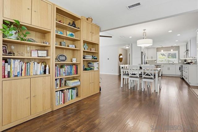 6390 Decanture St, San Diego, CA 92120