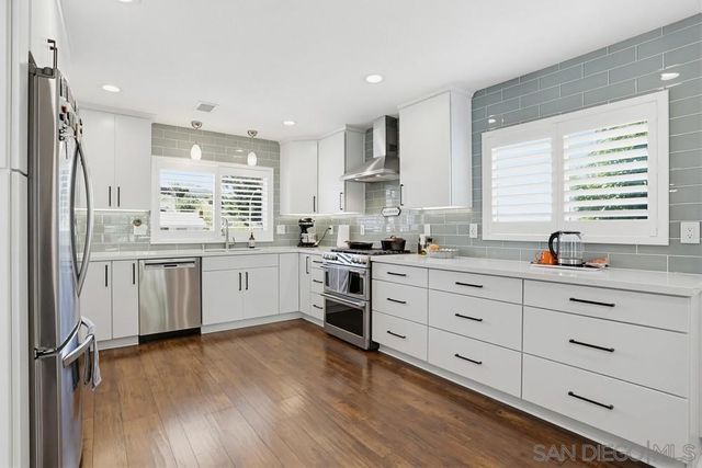 6390 Decanture St, San Diego, CA 92120