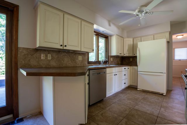 3127 Haverhill Court, Roosevelt Park City, MI 49441