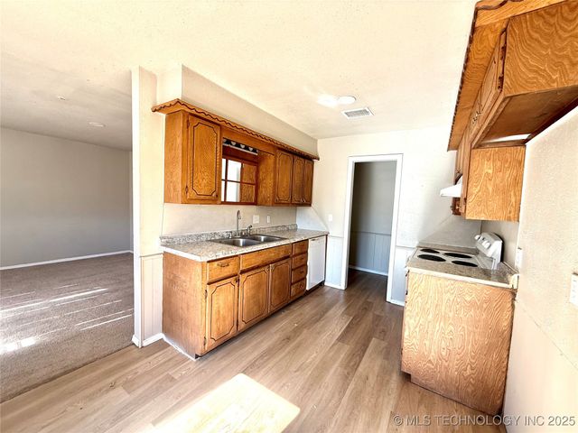 510 E Ashland, Mcalester, OK 74501