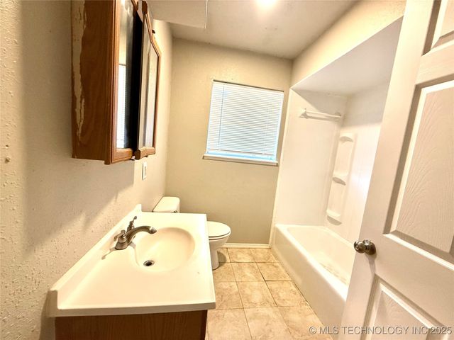 510 E Ashland, Mcalester, OK 74501