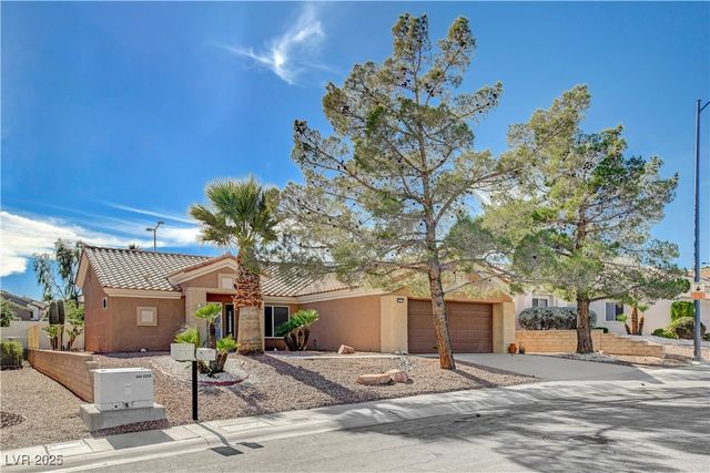 10113 Cresent Creek Drive, Las Vegas, NV 89134