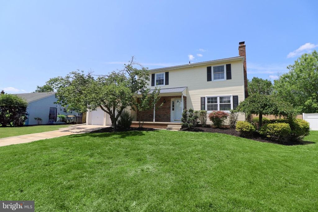 23 LANCASTER DR, MARLTON, NJ 08053 — photo 2