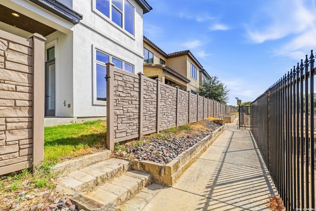5226 Breeze Way, San Antonio, TX 78249