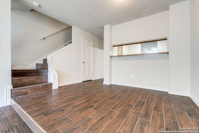 10254 Dover Rdg Apt 204, San Antonio, TX 78250