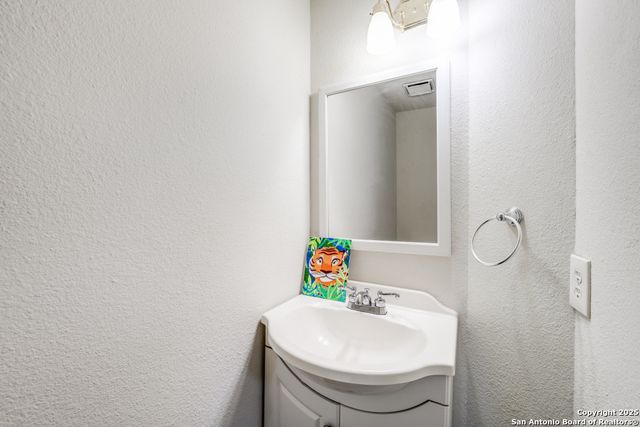 10254 Dover Rdg Apt 204, San Antonio, TX 78250